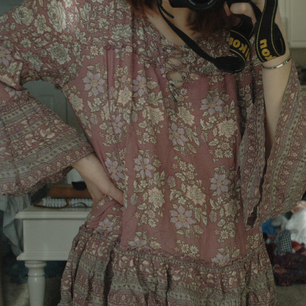 American Eagle Flouncy Floral Blouse